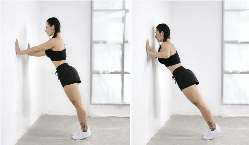 Chống đẩy vào tường là bài tập giảm mỡ bắp tay đơn giản, phù hợp cho người mới bắt đầu ngay tại nhà.